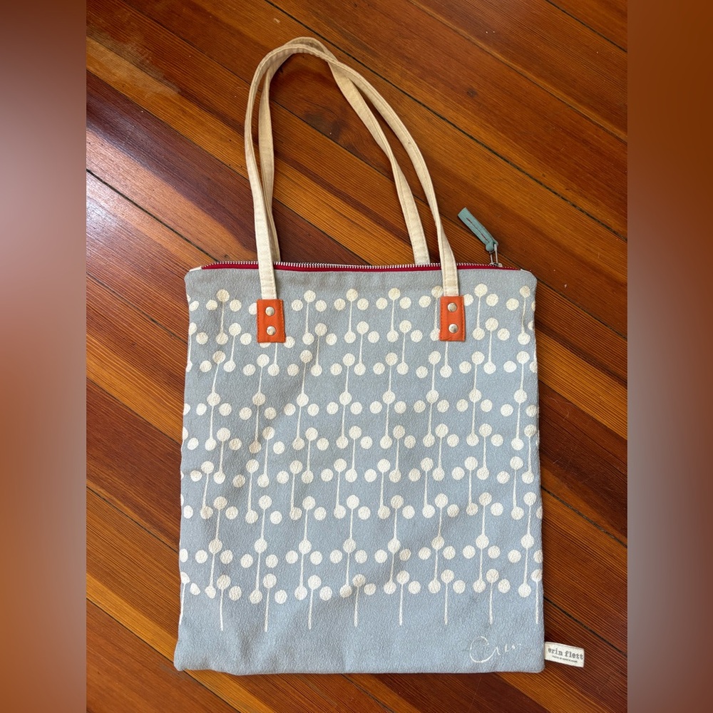 Elegant Gray and Cream Patterned Tote Bag
